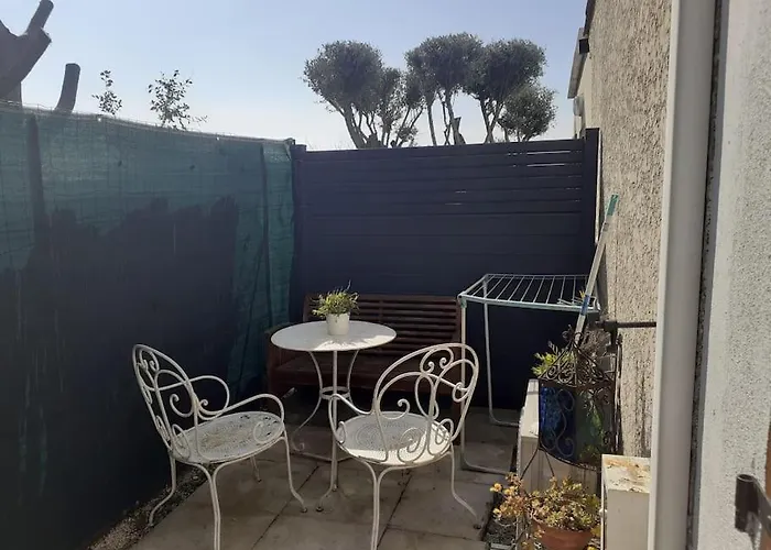 Studio- Terrasse -Place De Parking Prive